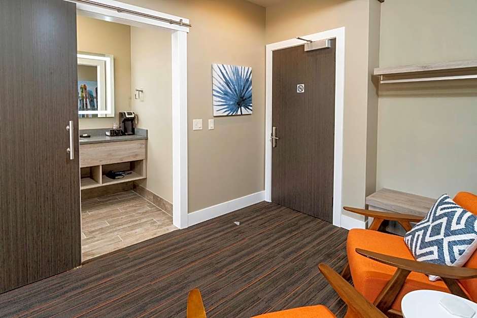 Ski Inn Taphouse Hotel