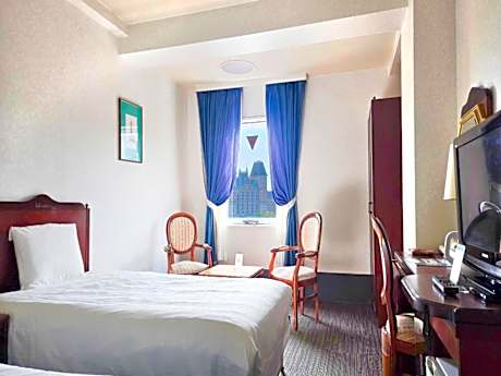 Standard Twin Room - Non-Smoking