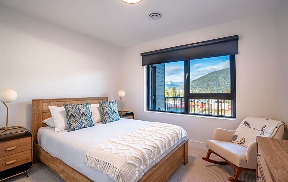 Drop in Condo by Revelstoke Vacations