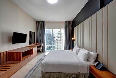 Superior Premium One bedroom Apartment with Balcony & Marina View 