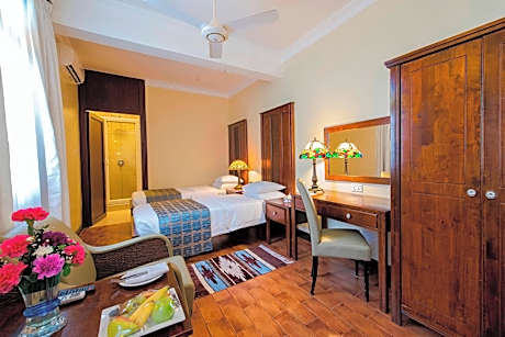 Room, 2 Twin Beds, Garden View