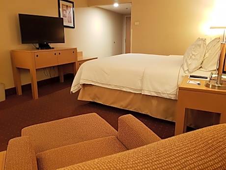 King Room - Mobility Accessible