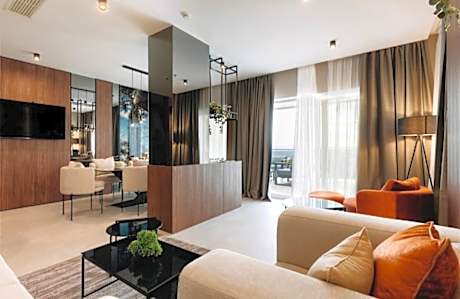 Penthouse with Terrace and Sea View