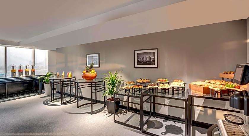 Novotel Sharjah Expo Centre