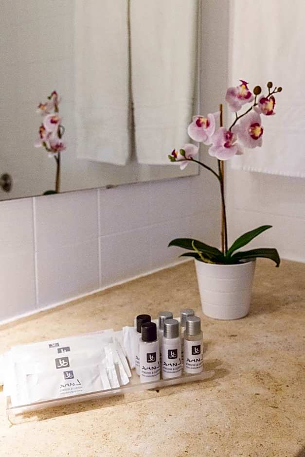 The Navigator - Olympus Marina