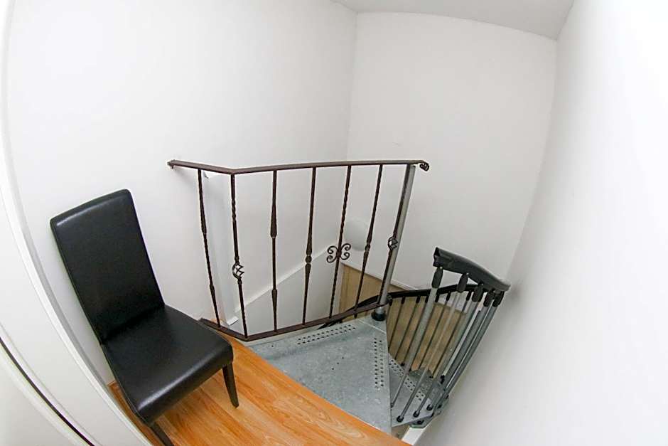 Hostel 24