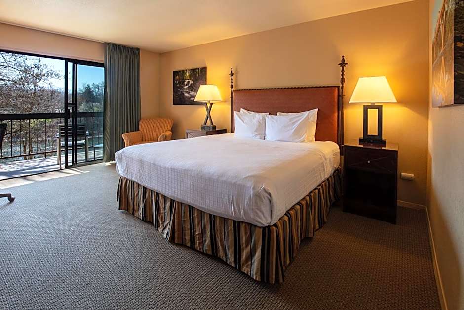 Riverside Inn