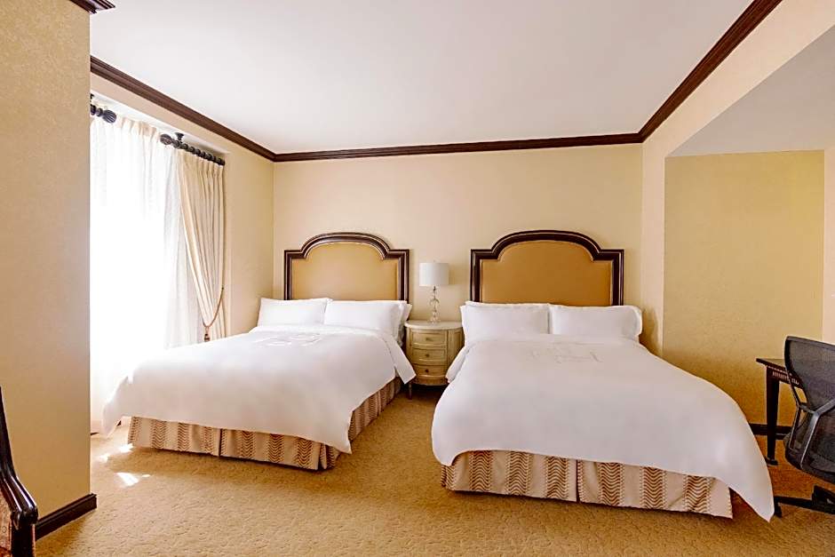 Photo 1 of 3 of Heritage 2 Queen Beds