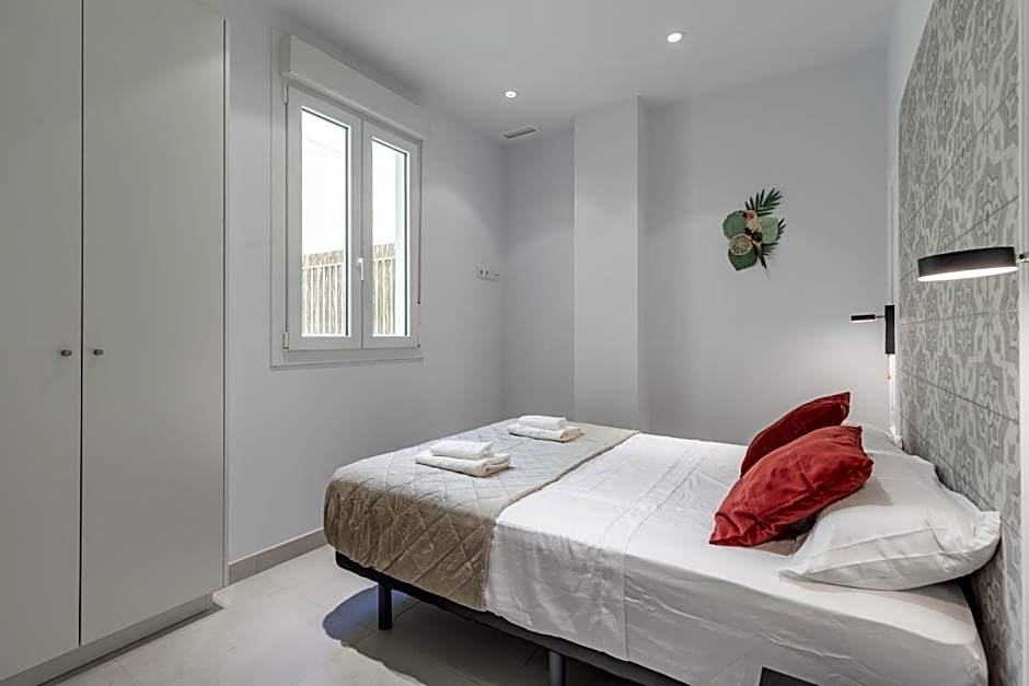 Chic & Comfortable Apartment, Private Terrace