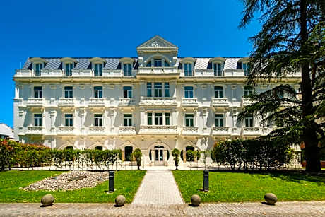 Castilla Termal Balneario Solares