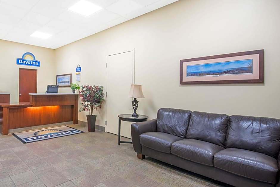 Days Inn by Wyndham Duluth Lakewalk