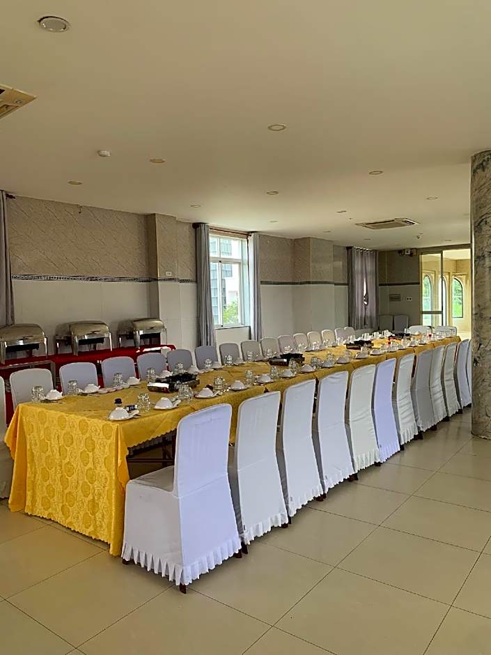 Thi Long Phung Hotel