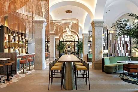 Superior Empress Suite, 2 Bedroom Connecting Suite, Bedroom 1: 1 King, Bedroom 2: 1 King