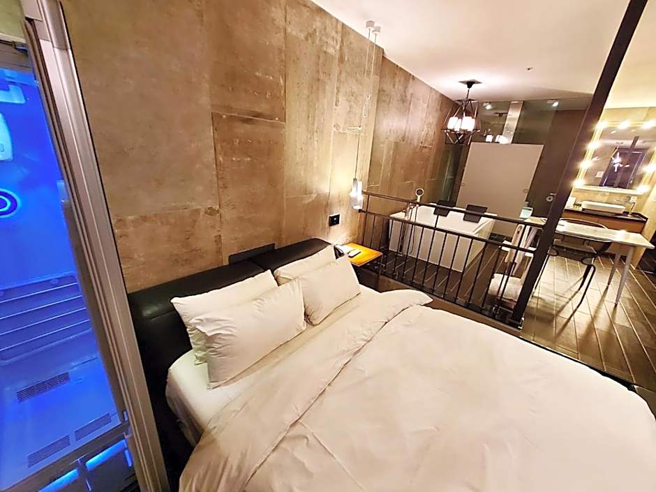 Le Stendal Hotel