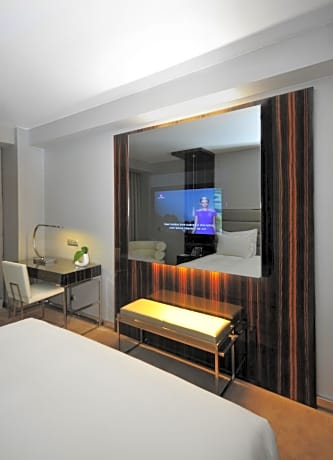 double or twin deluxe room