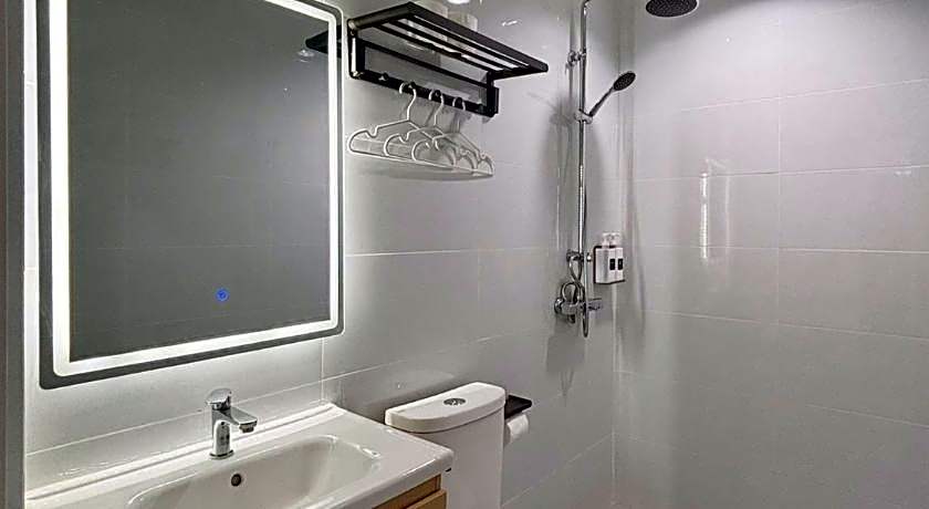 Monomer Hostel