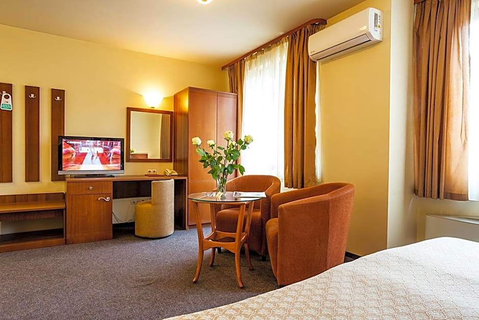 Sofia Place Hotel by HMG