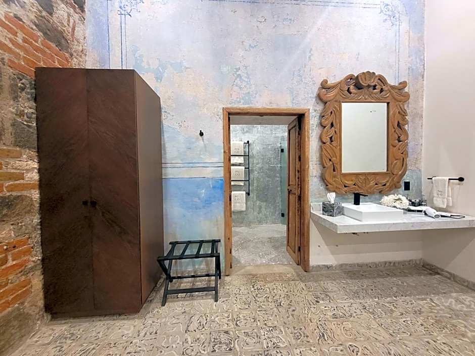 Milo Collection Hotel