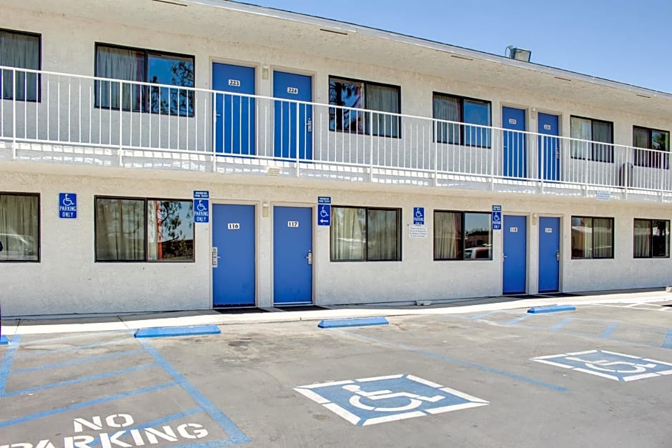 Motel 6-Bakersfield, CA - South