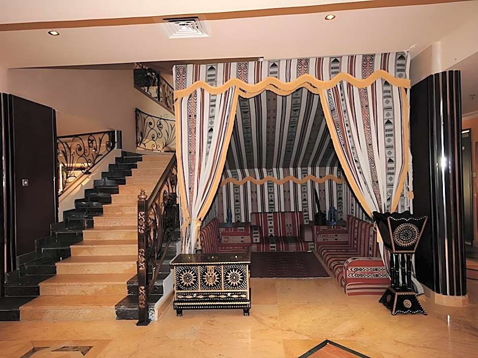 Al Bustan Hotel