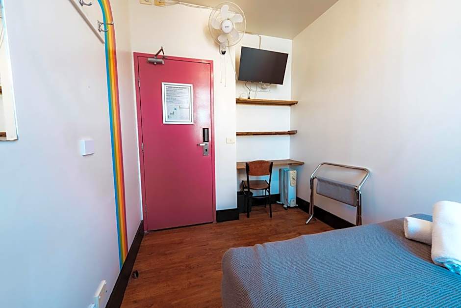 Flinders Backpackers