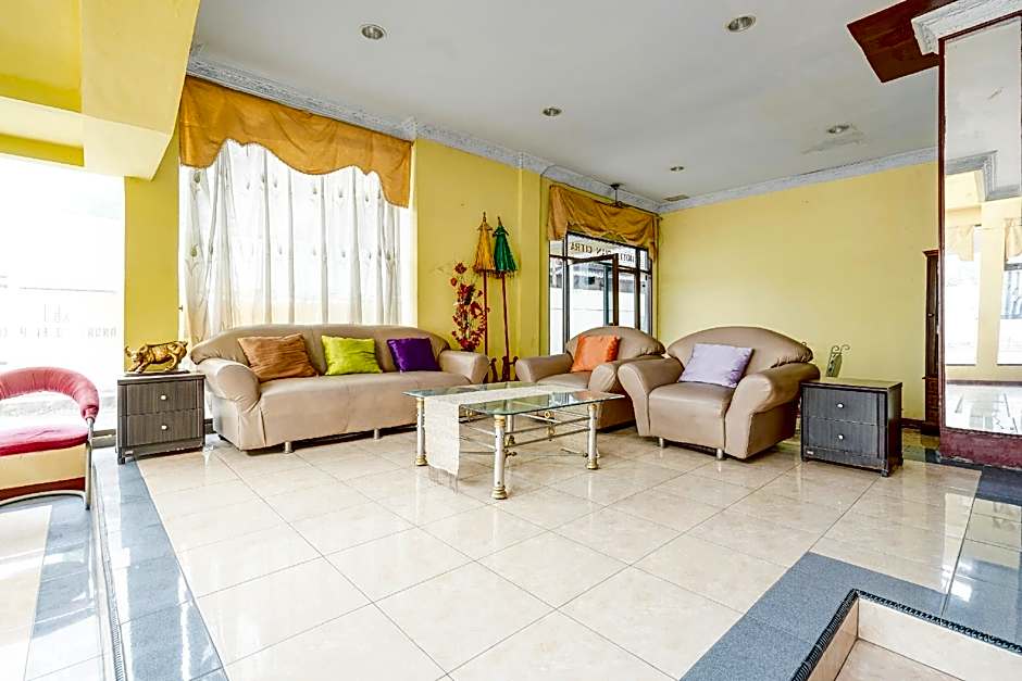 Collection O Kauman Near Stasiun Pekalongan Formerly Hotel Dian Chandar