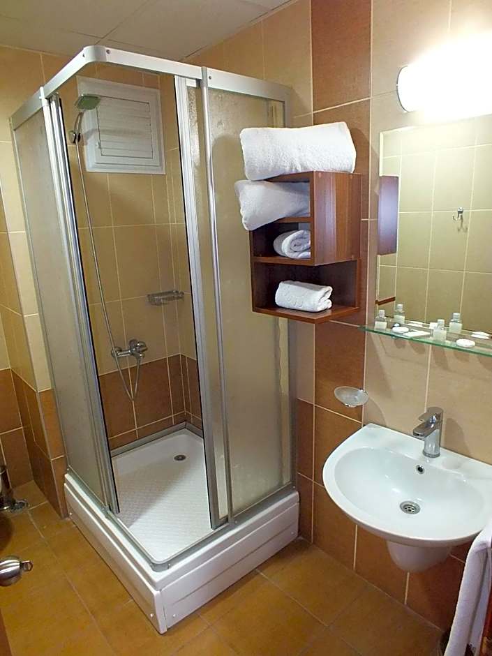 Lifos Hotel