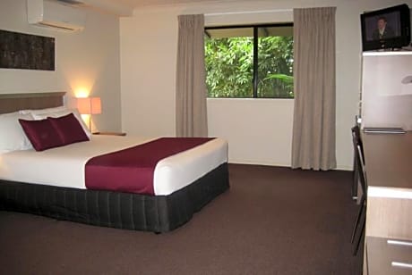 Executive Queen Room