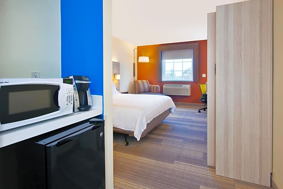 Holiday Inn Express & Suites Absecon-Atlantic City Area, an IHG Hotel