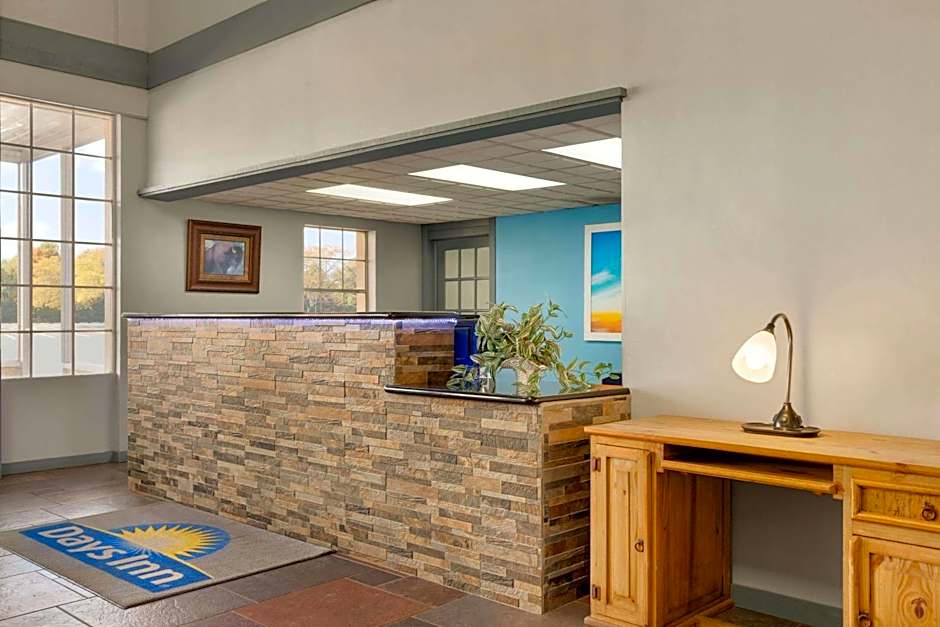 Days Inn by Wyndham Lawton
