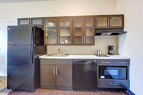 King Studio Suite - Disability Access Roll in Shower/Non-Smoking