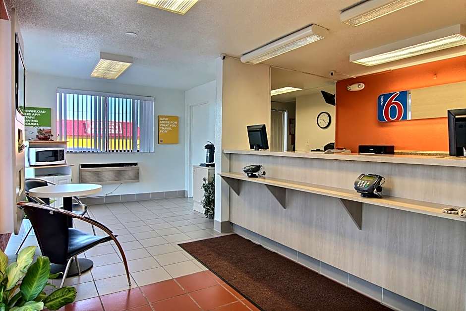Motel 6-Fargo, ND - West Acres - North Fargo