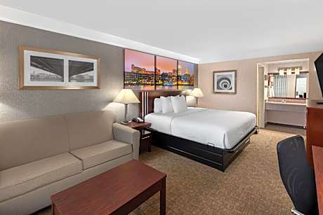 King Room with Sofabed - Non-Smoking