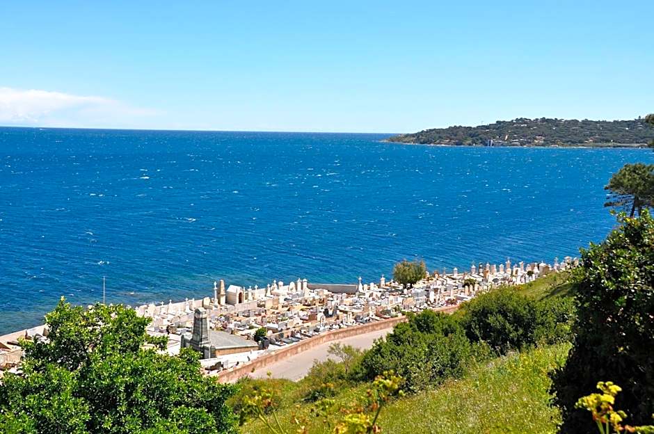 Mountain View Mobile Home in Roquebrune-sur-Argens, France