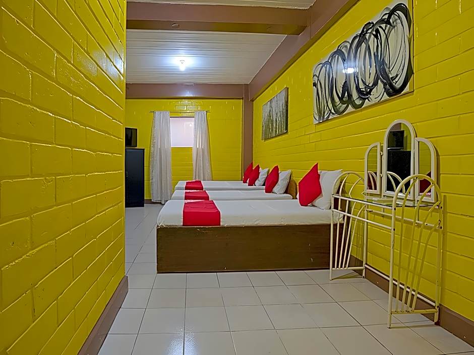 RedDoorz @ La Maria Pension and Tourist Inn