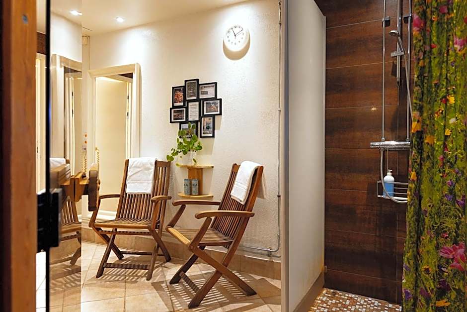 Slottsskogens Hostel