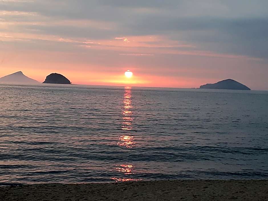 Chalé Praia Boiçucanga wi fi piscina Village Mirante Litoral Norte SP