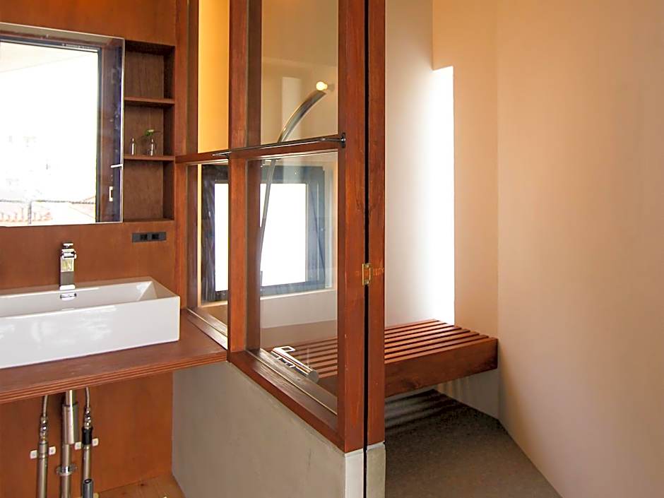 ON THE SAME HOTEL-All suite-