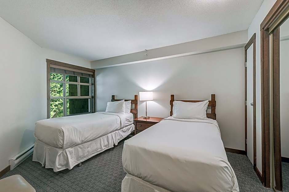 Blackcomb Springs Suites by CLIQUE