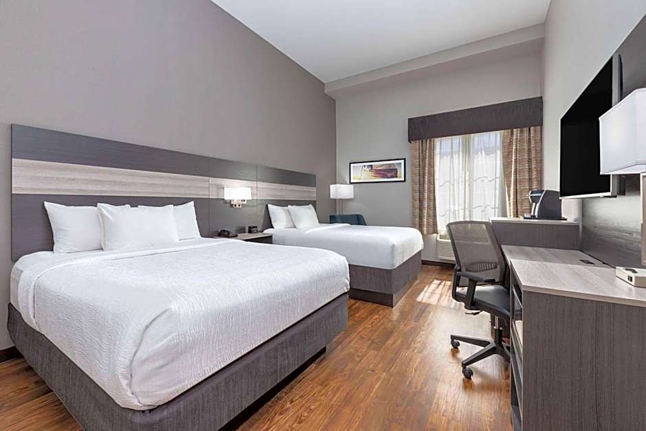 La Quinta Inn & Suites by Wyndham Allen At The Village