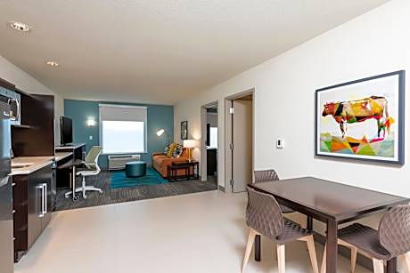 King Studio Suite - Non-Smoking