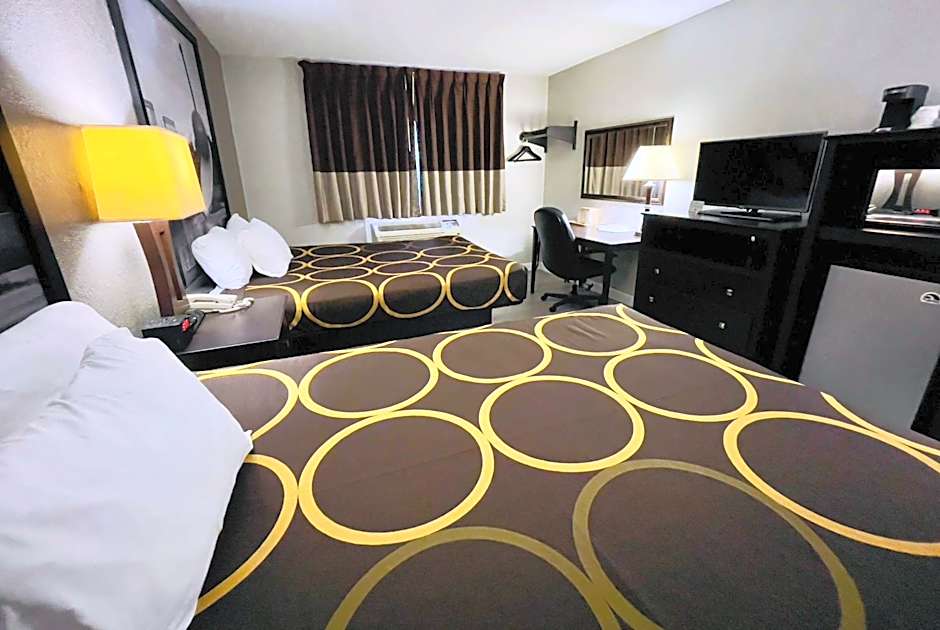 Super 8 by Wyndham Shakopee