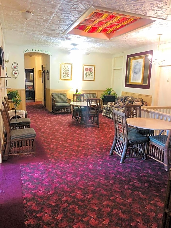 Historic Palace Hotel