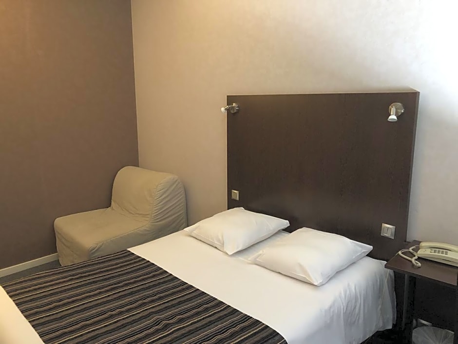 Adonis Lyon Est Hôtel Artys