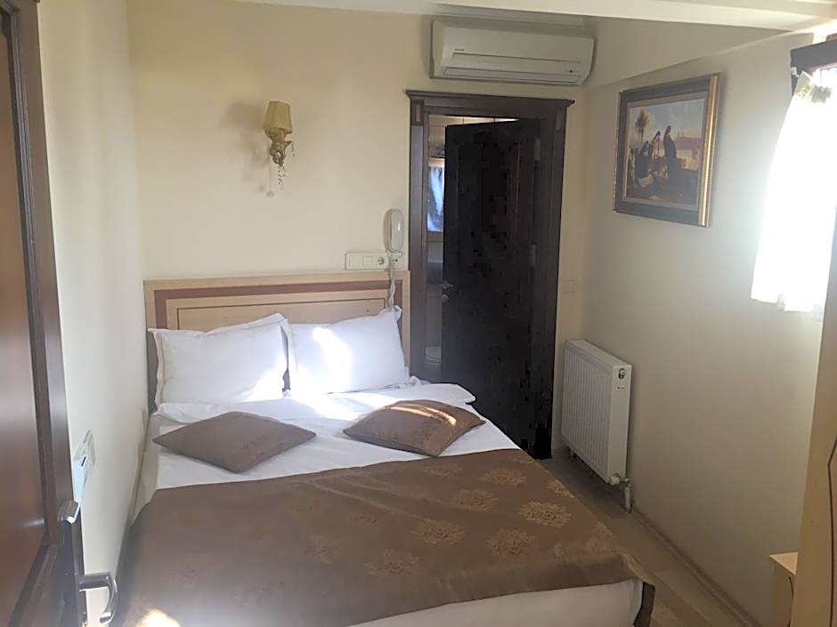 Photo 1 of 6 of Single Room