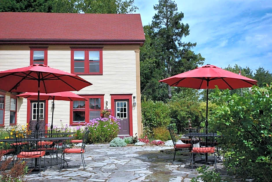 Dominion Hill Country Inn