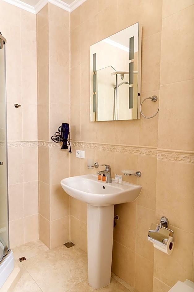 Rose Hotel Vake