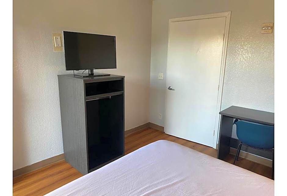 Photo 1 of 5 of Quadruple Room
