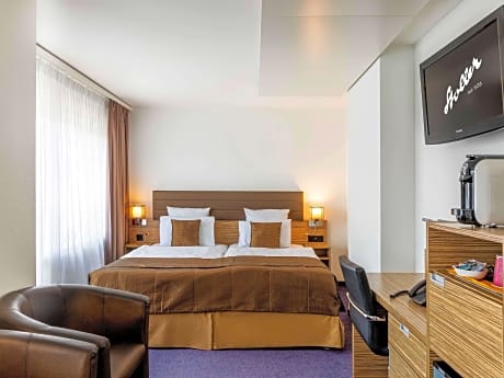 Junior Suite with twin beds or 1 queen-size bed and 1 sofa bed