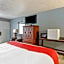 OYO Hotel Branson MO-165